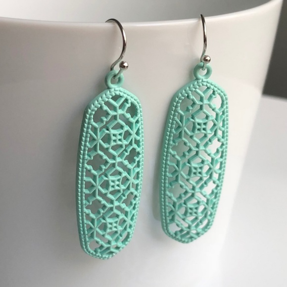 NEW Oval Filigree Earrings (mint) - Picture 3 of 8